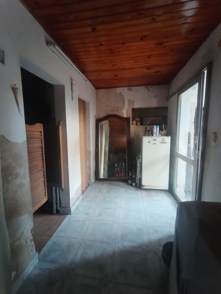 Casa en Francia al 4900 a refaccionar o demoler