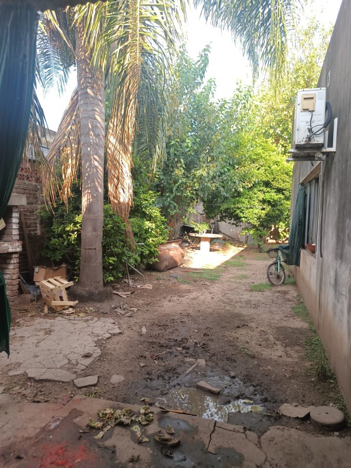 Casa en Francia al 4900 a refaccionar o demoler