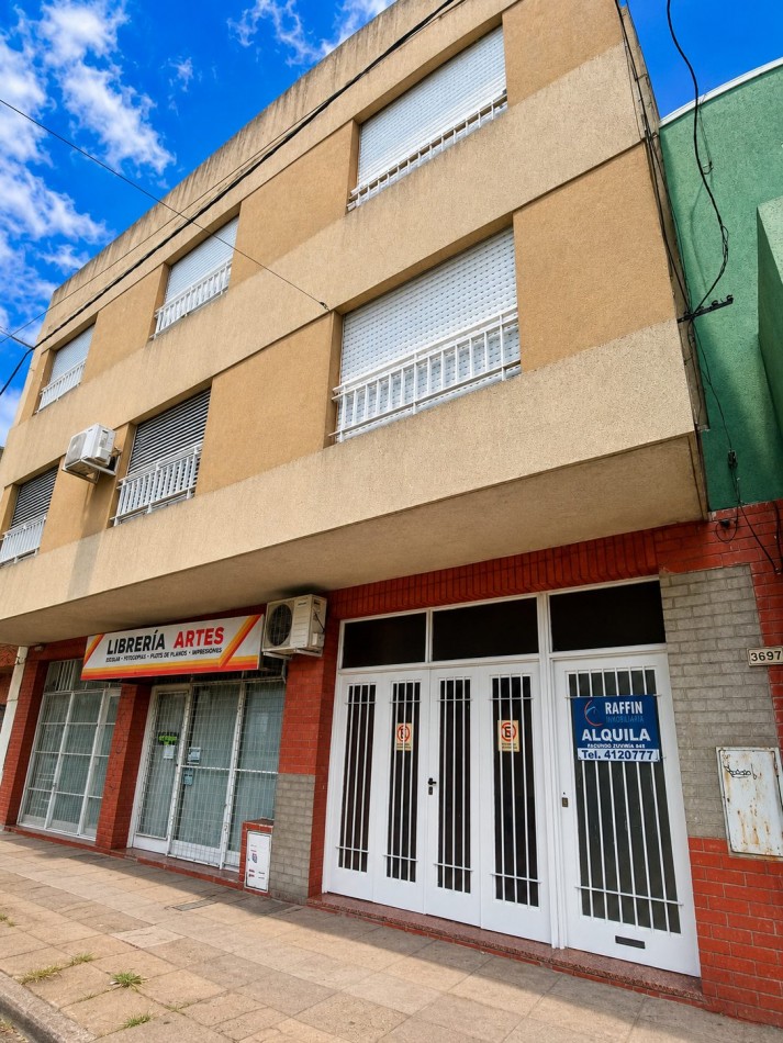 Departamento amplio en Aristobulo del Valle al 3600
