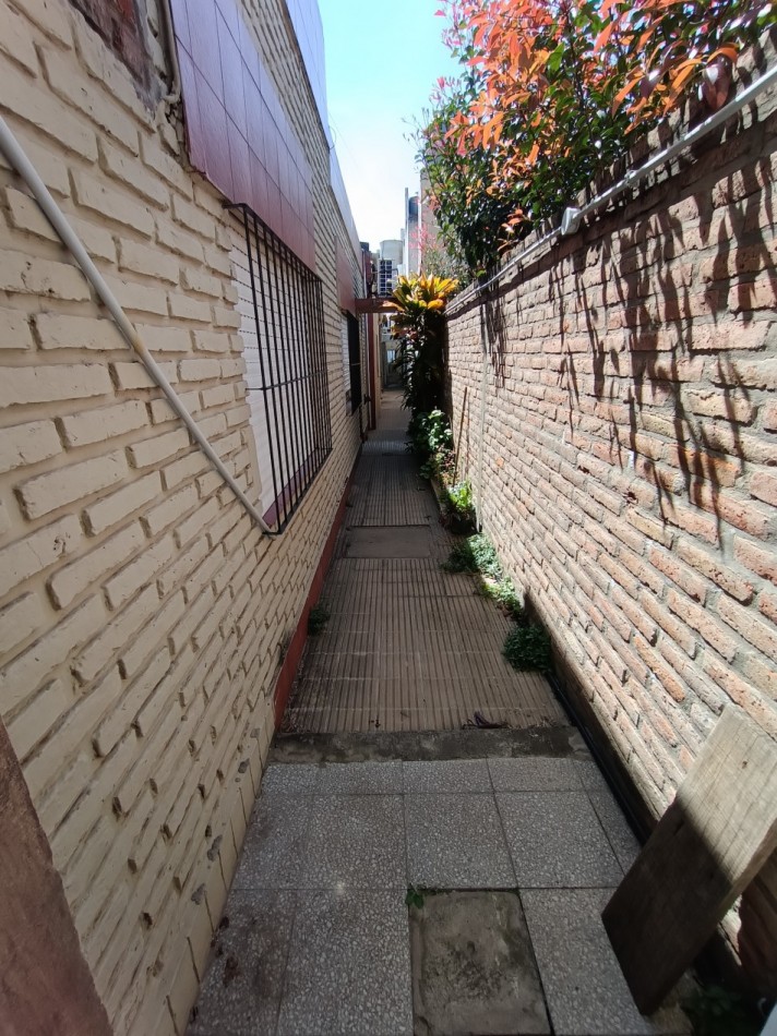 Juan del Campillo 3100 Interno amplio en alquiler con patio verde