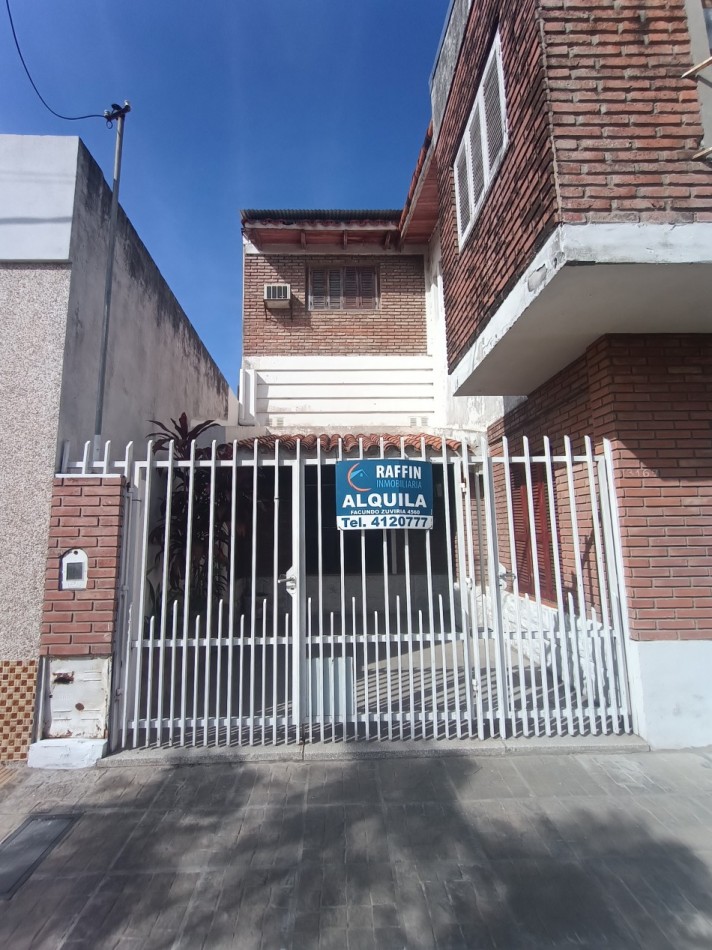 Luciano Torrent 3100 Casa al frente de dos dormitorios y patio seco