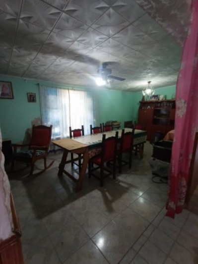 Llerena 2700 Propiedad de grandes dimensiones a la venta